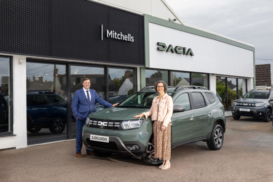 dacia hands over 100000th duster to customer gail may 2024 2 w555 h555