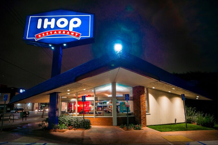 1723835380 iconic ihop restaurant g 1164906420