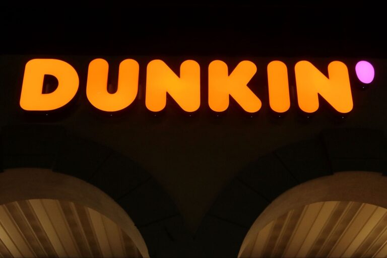 1724938750 dunkin g 1439346366